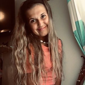 Meet your Posher, Monica